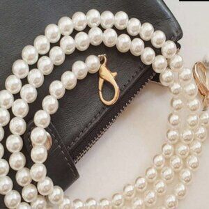 White Pearl Mobile Phone Chain NWT
